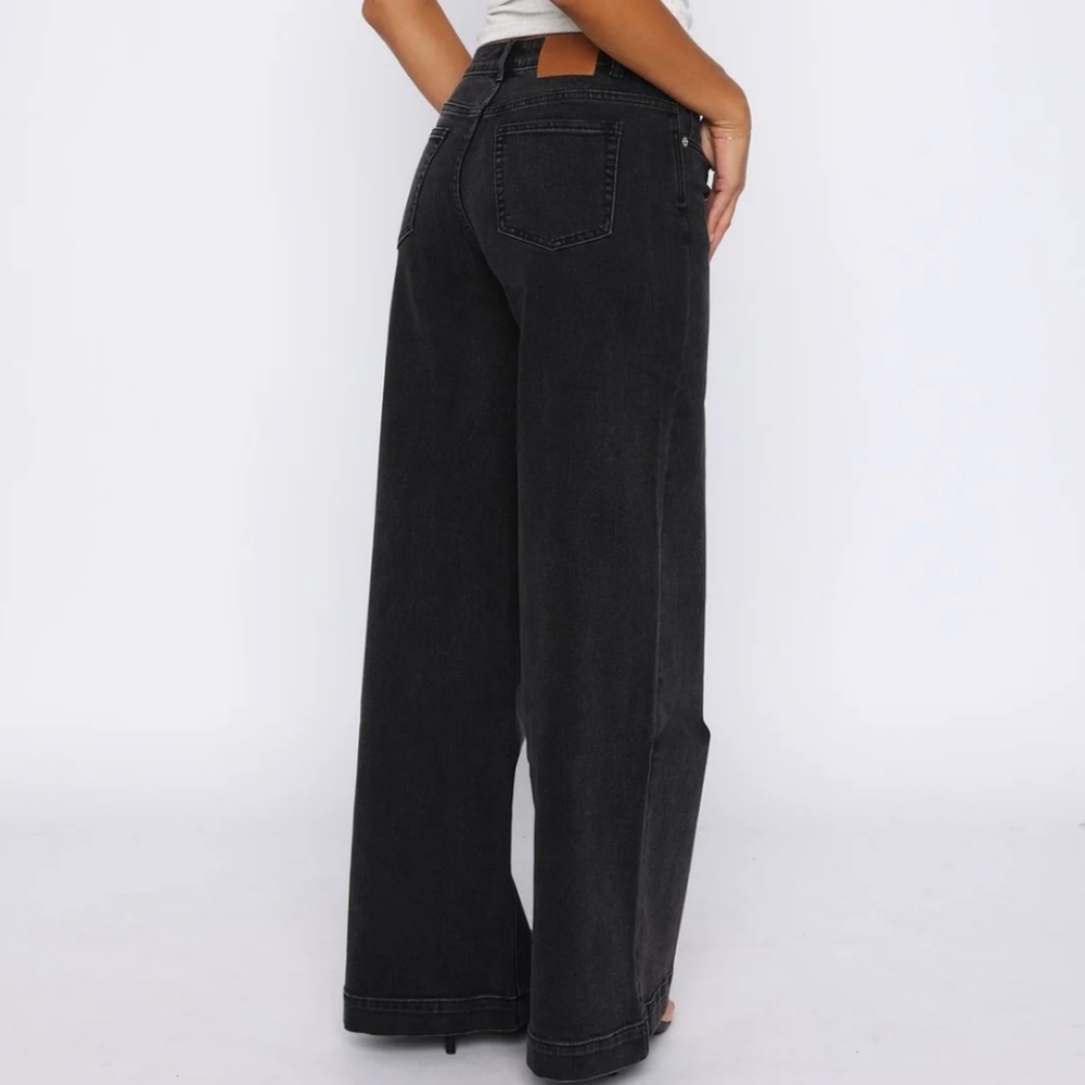 NWT.White Fox Boutique Charcoal Wide-Leg Jeans